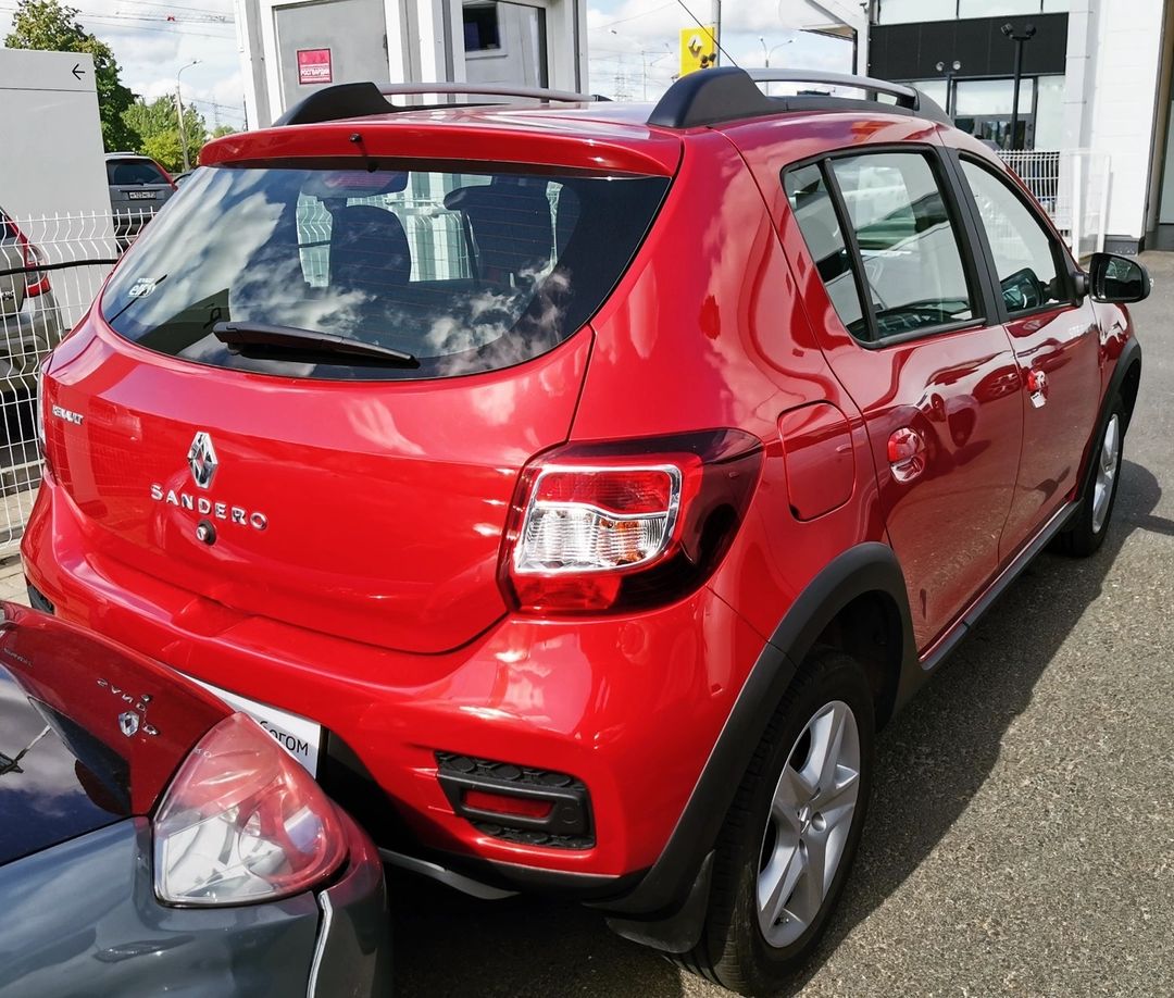 Осмотр Renault Sandero 2016 г.в. 20.000 км.